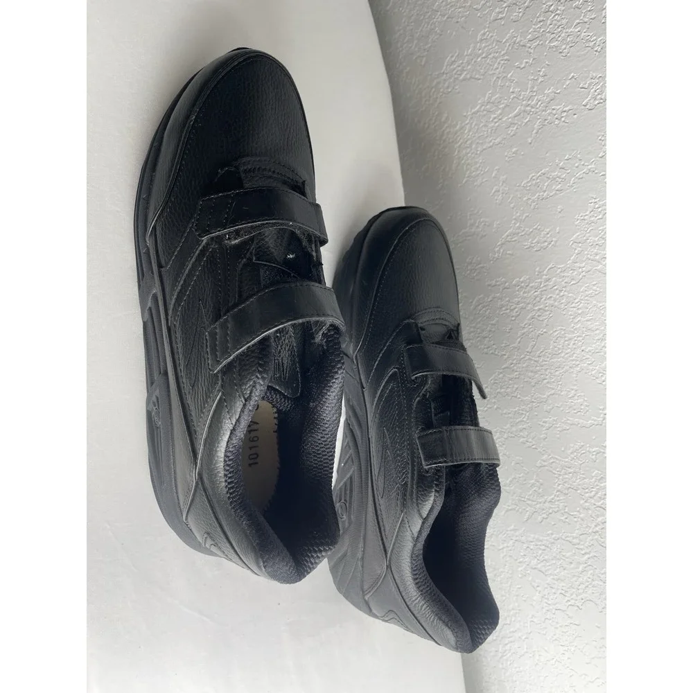 Brooks Addiction Walker Mens Size 15D Black NWOT No Insoles